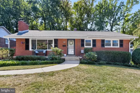 9308 Saint Andrews Pl, College Park, MD 20740