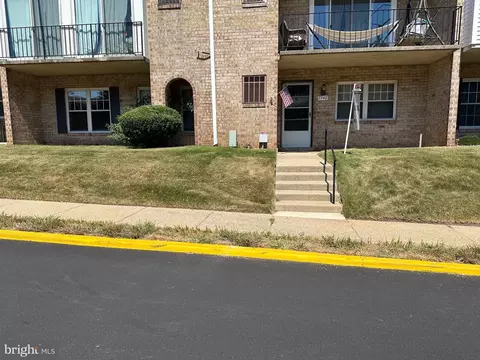 7742 Lakecrest Dr #7742, Greenbelt, MD 20770