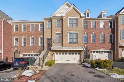 10712 Flying Change Ct, Marlboro, MD 20772