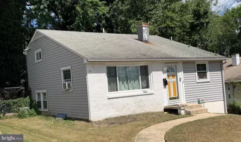 506 Barrymore Dr, Oxon Hill, MD 20745