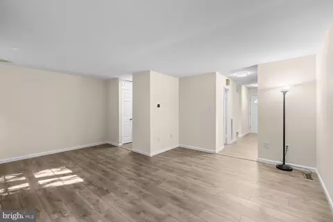 8493 Snowden Oaks Pl, Laurel, MD 20708 photo 13