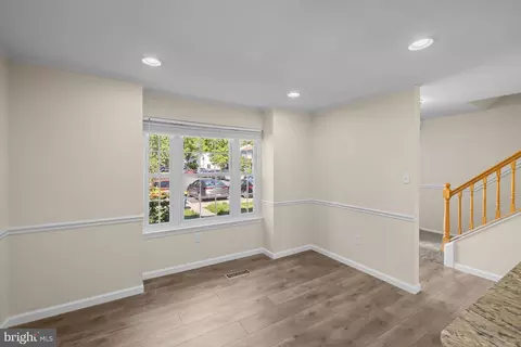 8493 Snowden Oaks Pl, Laurel, MD 20708 photo 6