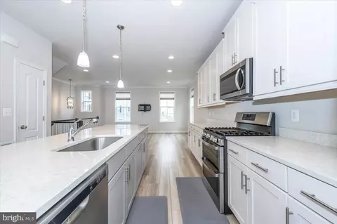 Kitchen - 1013 Highpoint Trl, Laurel, MD 20707 photo 2 of 3
