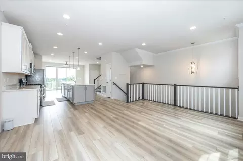 Entry Way - 1013 Highpoint Trl, Laurel, MD 20707 photo 1 of 11
