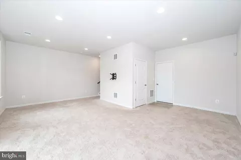 Living - 1013 Highpoint Trl, Laurel, MD 20707 photo 8 of 8