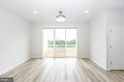 Living - 1013 Highpoint Trl, Laurel, MD 20707 photo 4 of 8