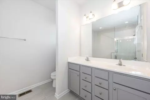 Entry Way - 1013 Highpoint Trl, Laurel, MD 20707 photo 10 of 11
