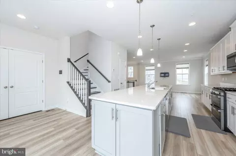 Entry Way - 1013 Highpoint Trl, Laurel, MD 20707 photo 6 of 11