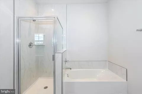 Bath - 1013 Highpoint Trl, Laurel, MD 20707 photo 1 of 1