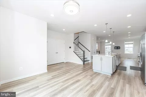 Entry Way - 1013 Highpoint Trl, Laurel, MD 20707 photo 7 of 11