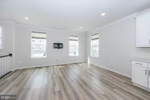 Living - 1013 Highpoint Trl, Laurel, MD 20707 photo 1 of 8