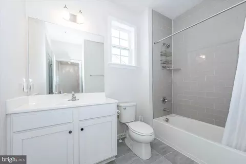 Entry Way - 1013 Highpoint Trl, Laurel, MD 20707 photo 11 of 11