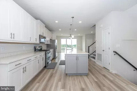 Entry Way - 1013 Highpoint Trl, Laurel, MD 20707 photo 3 of 11