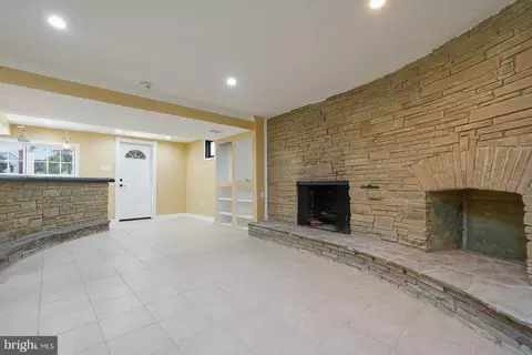 Living - 6702 Longridge Dr, Lanham, MD 20706 photo 4 of 6