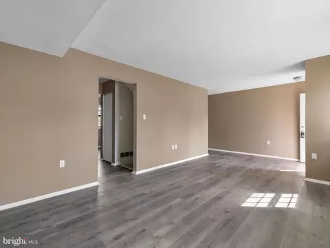 8010 Sandy Spring Rd, Laurel, MD 20707 photo 3