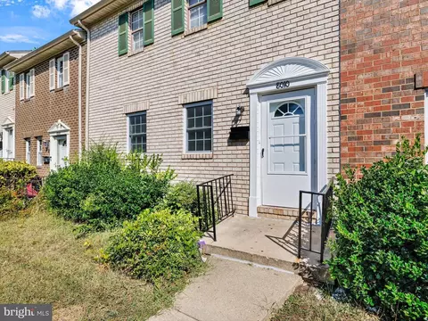 8010 Sandy Spring Rd, Laurel, MD 20707 photo 2