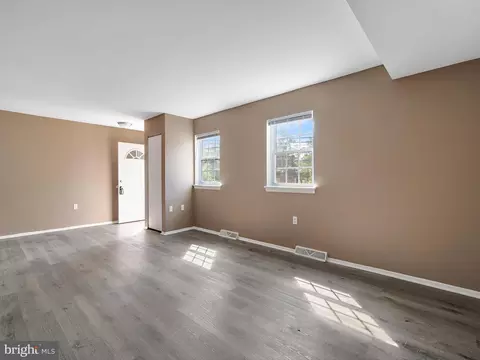8010 Sandy Spring Rd, Laurel, MD 20707 photo 4
