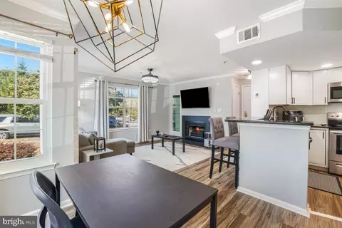 14018 Vista Dr #52, Laurel, MD 20707