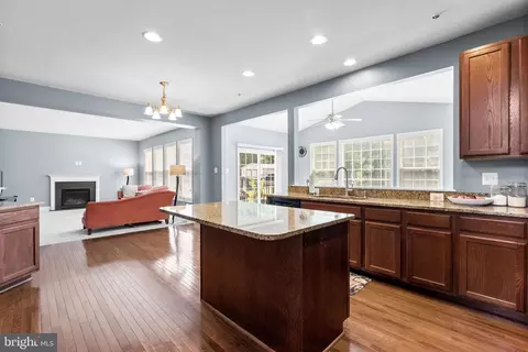 8301 Cedarview Ct, Clinton, MD 20735 photo 6