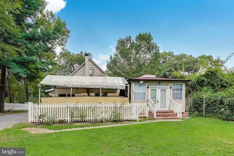 Exterior - 9211 Fowler Ln, Lanham, MD 20706 photo 5 of 11
