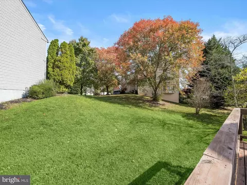 Exterior - 8806 Admiral Dr, Laurel, MD 20708 photo 9 of 12