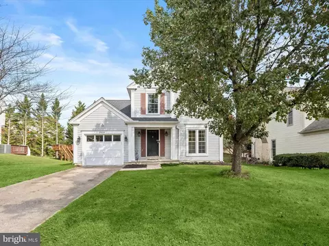 8806 Admiral Dr, Laurel, MD 20708