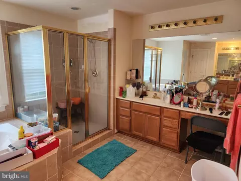Bath - 9815 Oxbridge Way, Bowie, MD 20721 photo 2 of 2