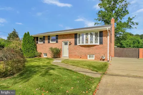 6704 Crafton Ln, Clinton, MD 20735