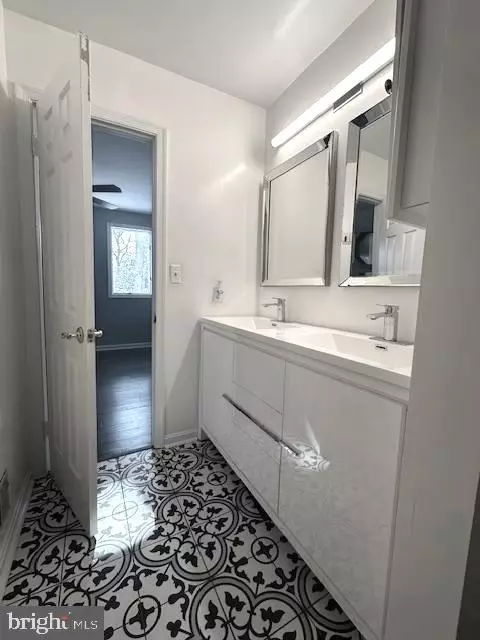 Bath - 9319 Creekview Dr, Laurel, MD 20708 photo 7 of 7