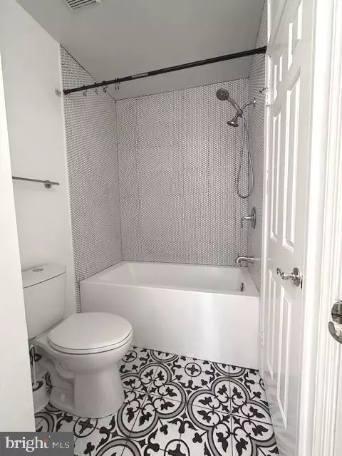 Bath - 9319 Creekview Dr, Laurel, MD 20708 photo 4 of 7