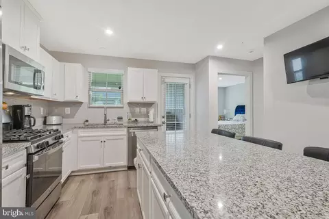 Kitchen - 14304 Longhouse Loop Loop #A, Brandywine, MD 20613 photo 3 of 5