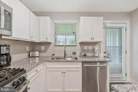 Kitchen - 14304 Longhouse Loop Loop #A, Brandywine, MD 20613 photo 5 of 5
