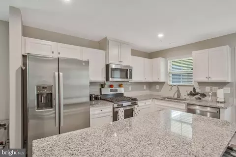 Kitchen - 14304 Longhouse Loop Loop #A, Brandywine, MD 20613 photo 2 of 5