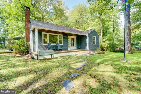13101 Forest Dr, Bowie, MD 20715