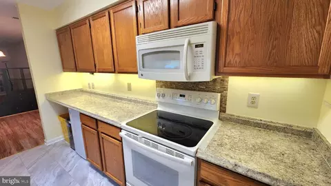 9264 Cherry Ln #48, Laurel, MD 20708 photo 3