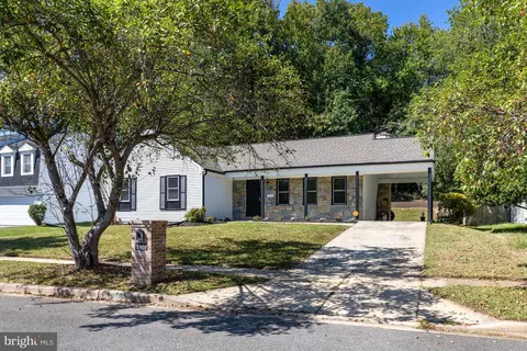 11607 Olympic Dr, Fort Washington, MD 20744