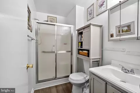 Bath - 9270 Cherry Ln #65, Laurel, MD 20708 photo 1 of 2