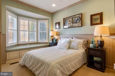 Bedroom - 4204 Rolling Paddock Dr, Marlboro, MD 20772 photo 5 of 6