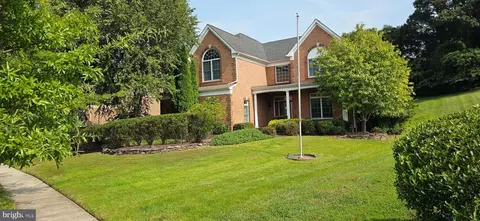 Exterior - 4204 Rolling Paddock Dr, Marlboro, MD 20772 photo 2 of 5