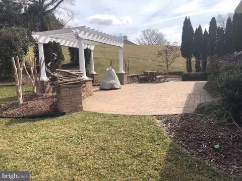 Exterior - 4204 Rolling Paddock Dr, Marlboro, MD 20772 photo 5 of 5