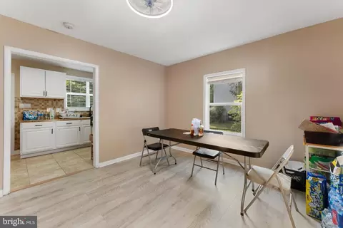 Entry Way - 8205 Willow St, Laurel, MD 20707 photo 3 of 6