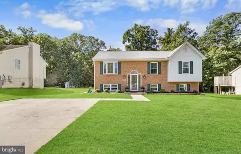 8005 Pats Pl, Fort Washington, MD 20744