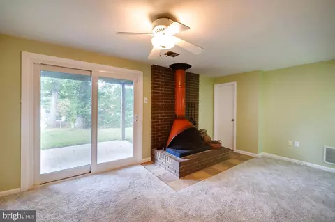 Living - 9212 Morley Rd, Lanham, MD 20706 photo 9 of 10
