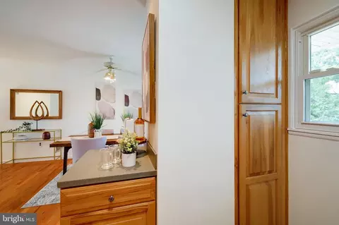 Entry Way - 9212 Morley Rd, Lanham, MD 20706 photo 3 of 5