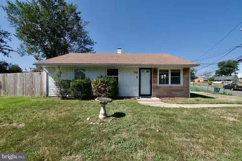 735 Shelby Dr, Oxon Hill, MD 20745
