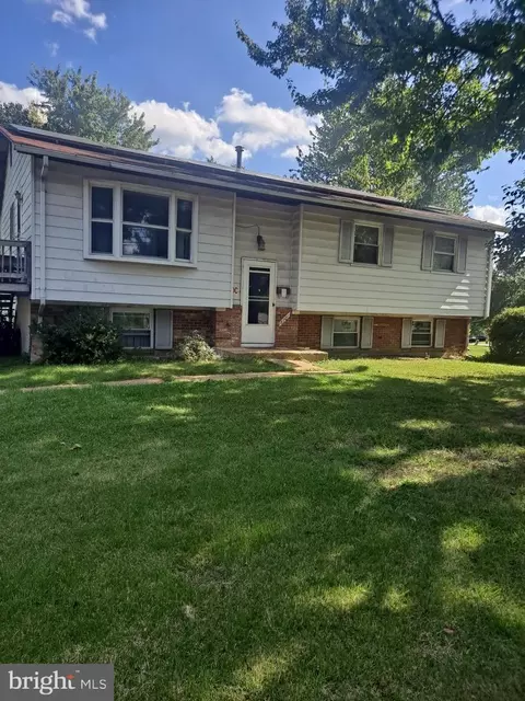8701 Crandall Rd, Lanham, MD 20706