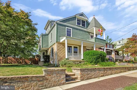 3806 32nd St, Mount Rainier, MD 20712