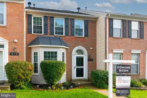 918 Lake Overlook Dr, Bowie, MD 20721