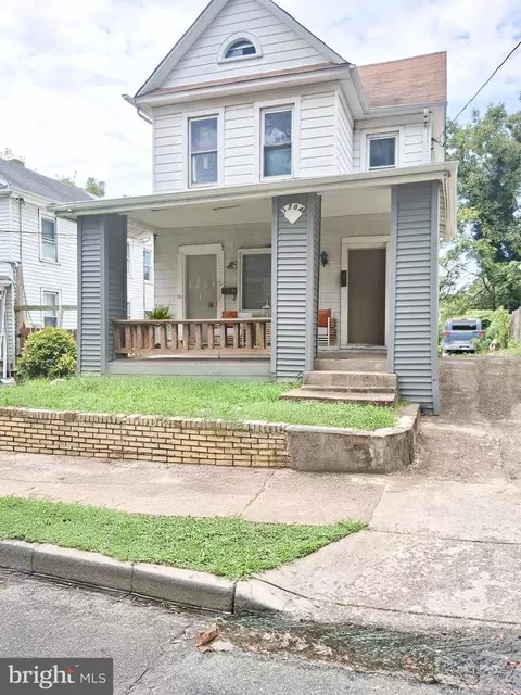 3704 35th St, Mount Rainier, MD 20712