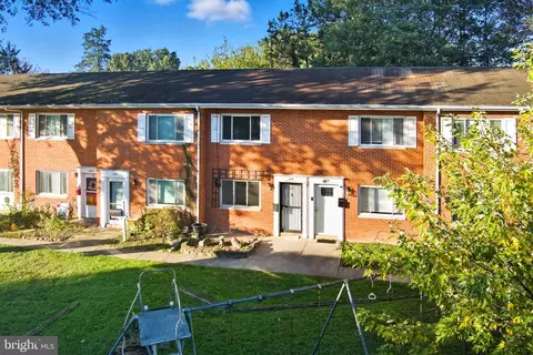 1210 Westview Ter, Laurel, MD 20707 photo 3